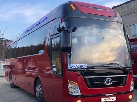 2011 Hyundai Universe, красный, 5000000 рублей, вид 1