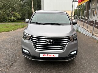 2019 Hyundai Grand Starex I Рестайлинг 2, серебристый, 3600000 рублей, вид 2