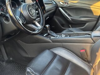 2018 Mazda 6 III (GJ) Рестайлинг, белый, 2400000 рублей, вид 4