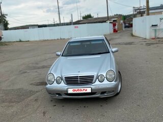 2001 Mercedes-Benz E-Класс 240 II (W210, S210) Рестайлинг, серебристый, 700000 рублей, вид 1