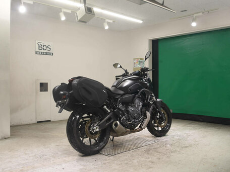 2024 Yamaha MT-07 (FZ-07), чёрный, 987250 рублей, вид 5