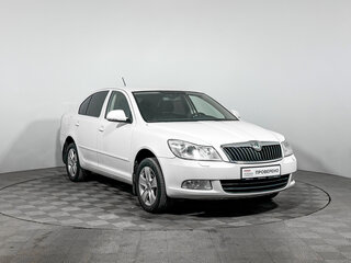 2012 Skoda Octavia II (A5) Рестайлинг, белый, 550000 рублей, вид 3