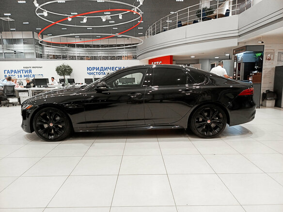 2023 Jaguar XF II Рестайлинг, чёрный, 4680000 рублей - вид 7