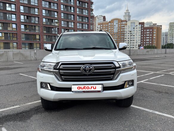2016 Toyota Land Cruiser 200 Series Рестайлинг 2, белый