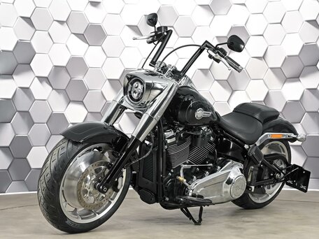 2024 Harley-Davidson Fat Boy, чёрный, 2399000 рублей, вид 2