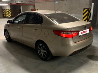 2012 Kia Rio 4-speed III, бежевый, 840000 рублей, вид 5