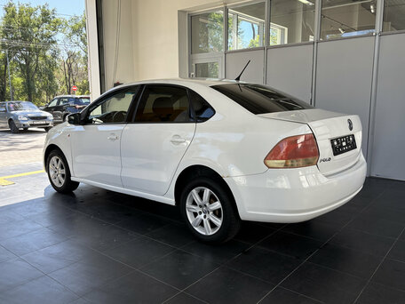 2013 Volkswagen Polo V, белый, 650000 рублей, вид 4