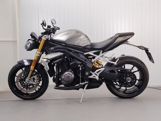 2021 Triumph Speed Triple, серый, 1169000 рублей, вид 5