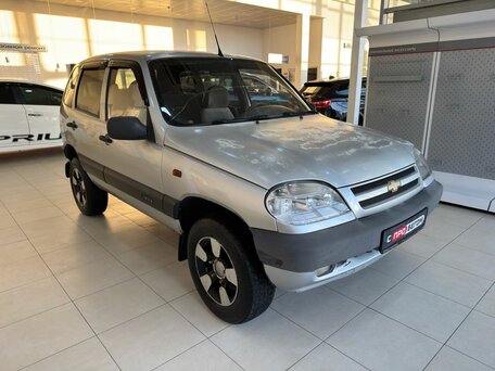 Chevrolet Niva I