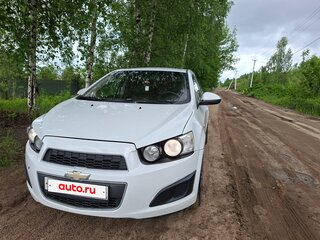2013 Chevrolet Aveo II, белый, 580000 рублей, вид 1