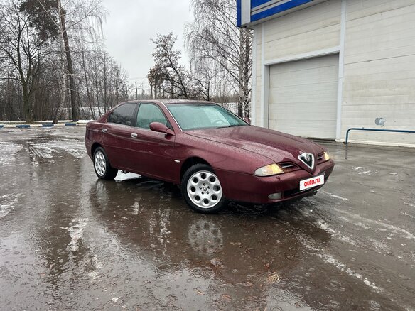2001 Alfa Romeo 166 I, красный, 400000 рублей - вид 4