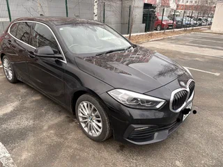 2020 BMW 1 серии 118i III (F40), чёрный, 1520000 рублей, вид 3