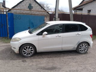 2004 Honda Edix, белый, 480000 рублей, вид 2