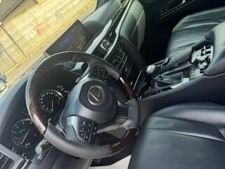 2017 Lexus LX 570 III Рестайлинг 2, белый, 8150000 рублей, вид 3