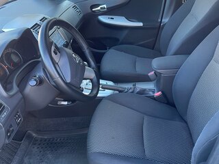 2011 Toyota Corolla X (E140, E150) Рестайлинг, чёрный, 950000 рублей, вид 4