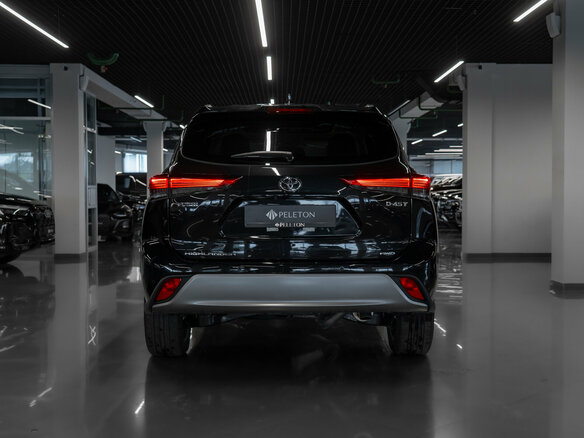 2026 Toyota Highlander IV (XU70), чёрный - вид 5