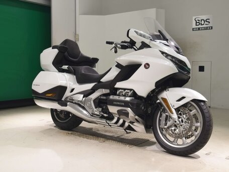 2026 Honda GL 1800 Gold Wing, белый, 3096000 рублей, вид 3