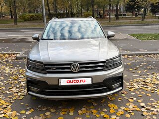 2020 Volkswagen Tiguan II, серый, 3200000 рублей, вид 2