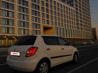 2012 Skoda Fabia II Рестайлинг, белый, 560000 рублей, вид 2