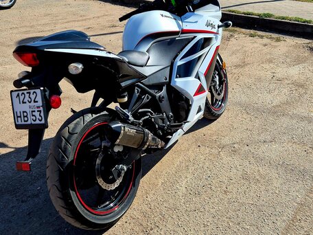 2011 Kawasaki Ninja 250R, белый, 280000 рублей, вид 3