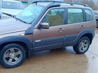 2016 Chevrolet Niva I Рестайлинг, коричневый, 600000 рублей, вид 2