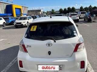 2010 Toyota Vitz II (XP90), белый, 750000 рублей, вид 5