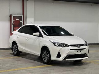 2022 Toyota Yaris IV, белый, 1170000 рублей, вид 1
