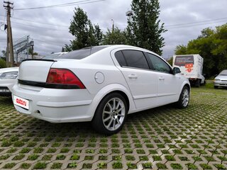 2011 Opel Astra H Рестайлинг, белый, 520000 рублей, вид 5
