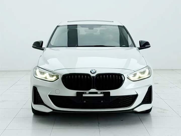 Открыть фотографии: BMW 1 серии III (F52) Рестайлинг