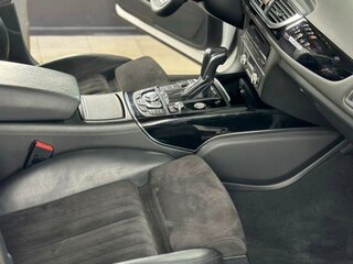 2017 Audi A6 IV (C7) Рестайлинг, белый, 2585000 рублей, вид 4