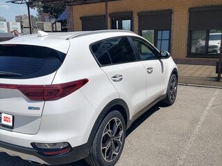 2018 Kia Sportage IV Рестайлинг, белый, 2800000 рублей, вид 4