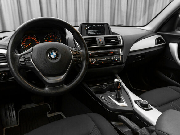 2017 BMW 1 серии 118i II (F20/F21) Рестайлинг 2, белый, 1930000 рублей - вид 6
