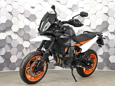 2023 KTM 890 SMT, чёрный, 1177000 рублей, вид 2