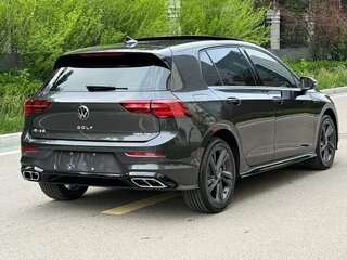 2023 Volkswagen Golf VIII, серый, 1985000 рублей, вид 2