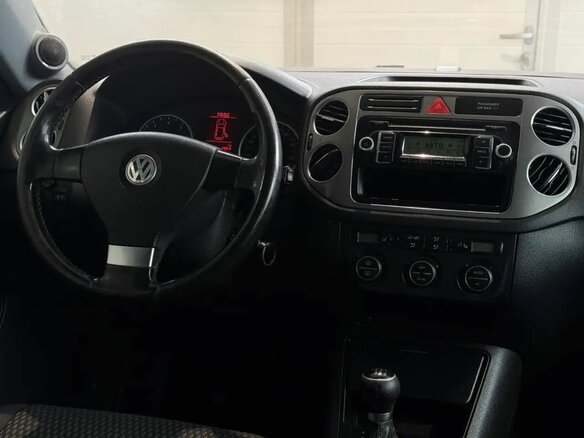 2008 Volkswagen Tiguan I, чёрный, 681000 рублей - вид 8
