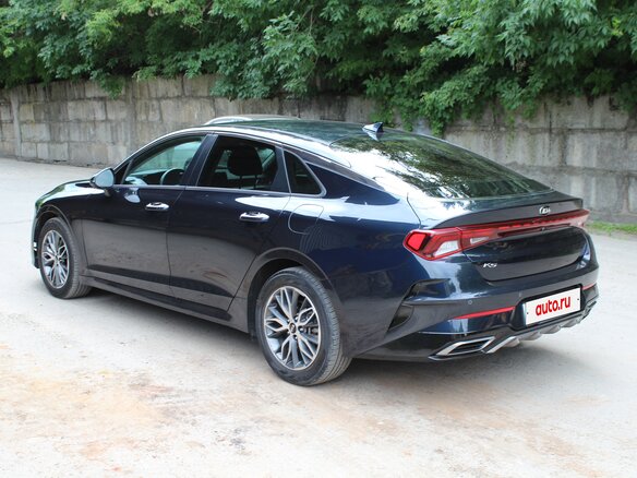 2021 Kia K5 III, синий, 2800000 рублей - вид 4