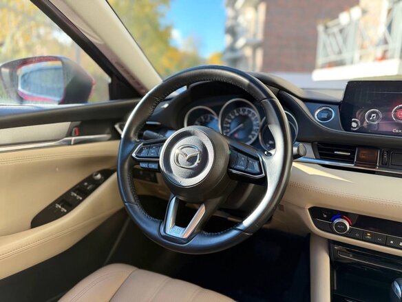 2019 Mazda 6 III (GJ) Рестайлинг 2, красный, 2250000 рублей - вид 6