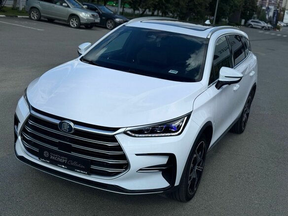 2021 BYD Tang DM-i II Рестайлинг 1, белый, 2590000 рублей - вид 12