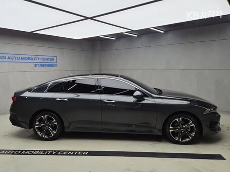 2023 Kia K5 III, серый, 2180000 рублей, вид 2