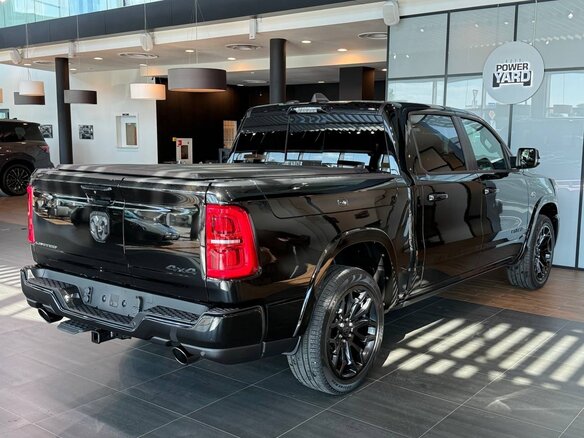 2026 Ram 1500 Crew Cab eTorque V Рестайлинг, чёрный - вид 4