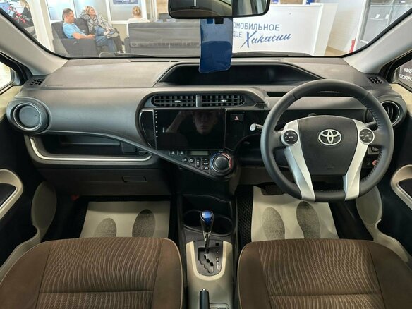 2014 Toyota Aqua I, серый, 1099999 рублей - вид 16