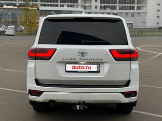 2022 Toyota Land Cruiser 300 Series, белый, 8200000 рублей, вид 5