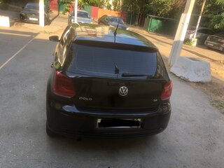 2010 Volkswagen Polo V, чёрный, 700000 рублей, вид 3