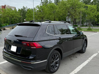 2022 Volkswagen Tiguan Allspace II Рестайлинг, чёрный, 4199000 рублей, вид 4