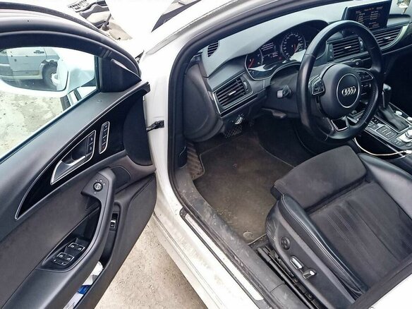 2017 Audi A6 IV (C7) Рестайлинг, белый, 1880000 рублей - вид 3