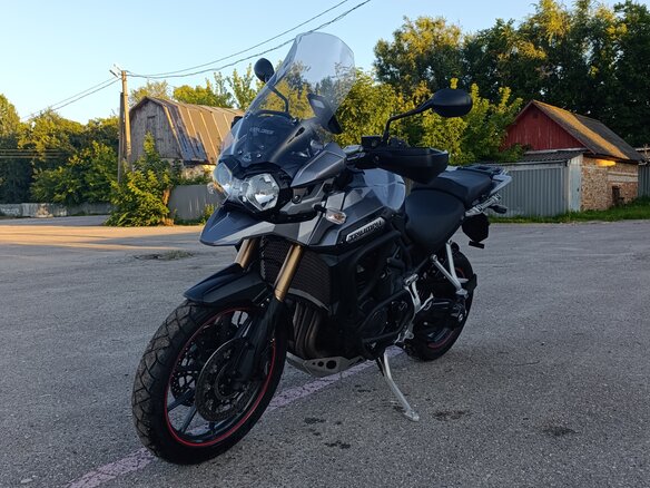 2012 Triumph Tiger 1200, серый, 720000 рублей