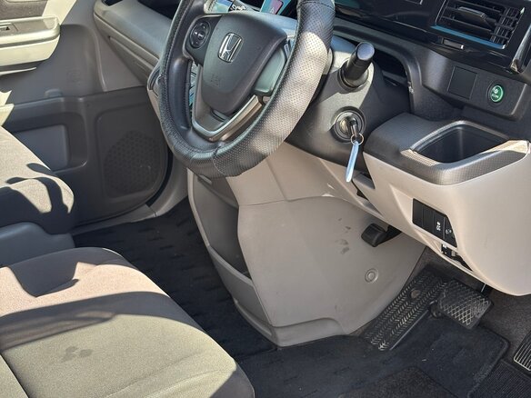 2017 Honda Stepwgn V, белый, 1600000 рублей - вид 8
