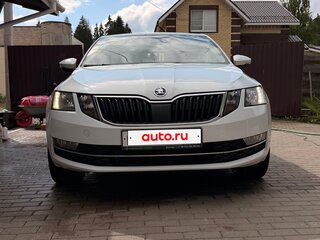 2019 Skoda Octavia III (A7) Рестайлинг, белый, 1600000 рублей, вид 5