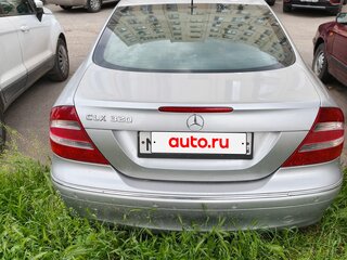 2002 Mercedes-Benz CLK-Класс 320 II (W209), серебристый, 900000 рублей, вид 3