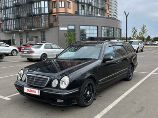2002 Mercedes-Benz E-Класс 320 II (W210, S210) Рестайлинг, чёрный, 750000 рублей, вид 1